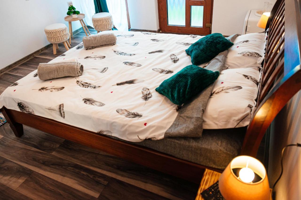 Hotel Casa Sara à Turda Extérieur photo